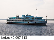 Пароход на реке (2010 год). Редакционное фото, фотограф Феликс Сорокин / Фотобанк Лори