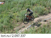 Соревнования по даунхиллу (2010 год). Редакционное фото, фотограф Артем Поваров / Фотобанк Лори