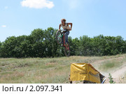 Соревнования по даунхиллу (2010 год). Редакционное фото, фотограф Артем Поваров / Фотобанк Лори
