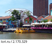 Район Clarke Quay Сингапура, вид со стороны  реки (2010 год). Редакционное фото, фотограф SevenOne / Фотобанк Лори