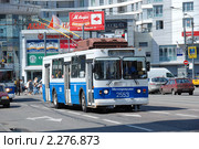 Троллейбус в Москве (2010 год). Редакционное фото, фотограф lana1501 / Фотобанк Лори
