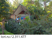 Бунгало в отеле на тропическом острове Ко Чанг. Таиланд. Отель Chai chet resort (2011 год). Редакционное фото, фотограф Куликова Татьяна / Фотобанк Лори