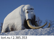 Салехард. Памятник мамонту зимой (2011 год). Редакционное фото, фотограф Gagara / Фотобанк Лори