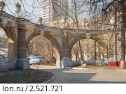Послевоенная Москва. Двор ансамбля-усадьбы, построенный в конце 40-х годах пленными немцами (2011 год). Стоковое фото, фотограф Валерия Попова / Фотобанк Лори