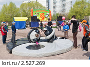 Москва. Физкультурно-зрелищное мероприятие к дню Победы в Солнцево (2011 год). Редакционное фото, фотограф Lora / Фотобанк Лори