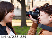 Девушка фотограф и модель. Стоковое фото, фотограф Кекяляйнен Андрей / Фотобанк Лори