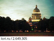 Санкт-Петербург. Исаакиевский собор в летних сумерках (2008 год). Стоковое фото, фотограф Сергей Лешков / Фотобанк Лори