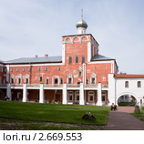 Симоновский корпус с церковью Рождества Христова в Вологодском кремле (2008 год). Редакционное фото, фотограф Солодовникова Елена / Фотобанк Лори