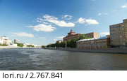 На лодке по Москве-реке. Раушская набережная (2011 год). Редакционное видео, видеограф Кирилл Трифонов / Фотобанк Лори