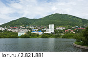Вид на Петропавловск-Камчатский, Култучное озеро и Мишенную сопку (2011 год). Редакционное фото, фотограф Борис Иванов / Фотобанк Лори