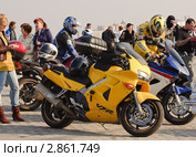 Байкерская тусовка "Смотряк". Мотоцикл "Honda" (2011 год). Редакционное фото, фотограф Алёшина Оксана / Фотобанк Лори