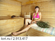 Молодая женщина в сауне. Стоковое фото, фотограф Яков Филимонов / Фотобанк Лори