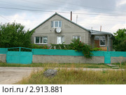 Жилой частный дом в городе Старый Крым. Украина, восточный Крым (2011 год). Стоковое фото, фотограф Щеголева Ольга / Фотобанк Лори