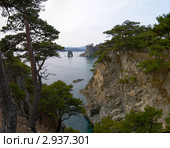 Россия. Морской государственный заповедник ДВО РАН. Бухта между кекурами "Бакланьи" и мысом "Сосновым" (2011 год). Редакционное фото, фотограф Сергеев Игорь / Фотобанк Лори