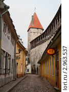 Улица старого Таллина (2011 год). Редакционное фото, фотограф Юлия Бабкина / Фотобанк Лори