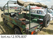 Автомобиль ЛуАЗ-967 (транспортёр переднего края, ТПК) на Автоэкзотике, Москва, Тушино. Вид сзади (2005 год). Редакционное фото, фотограф Малышев Андрей / Фотобанк Лори
