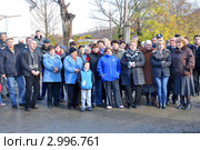 Люди на сельском сходе (2011 год). Редакционное фото, фотограф Анна Мартынова / Фотобанк Лори