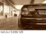Мерседес. "Mercedes benz"- E55 (2011 год). Редакционное фото, фотограф Гаджи Махмудов / Фотобанк Лори