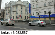 Москва. Воронцовская улица. Старт машин и троллейбуса от светофора (2011 год). Редакционное видео, видеограф Ярослав Каминский / Фотобанк Лори