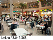 Кафе в торговом центре "Иридиум", Зеленоград (2000 год). Редакционное фото, фотограф Володина Ольга / Фотобанк Лори