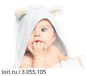 Портрет маленького ребенка в махровом халатике с ушками, белый фон. Стоковое фото, фотограф Sergey Borisov / Фотобанк Лори