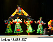 Улан-Удэ, 2011. Народный студенческий ансамбль песни и танца "Байкальские волны" Бурятского гос. университета. Редакционное фото, фотограф Александр Подшивалов / Фотобанк Лори