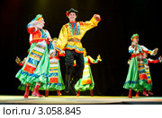 Улан-Удэ, 2011. Народный студенческий ансамбль песни и танца "Байкальские волны" Бурятского гос. университета. Редакционное фото, фотограф Александр Подшивалов / Фотобанк Лори