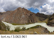 Изгиб горной реки. Стоковое фото, фотограф Андрей Тепляков / Фотобанк Лори
