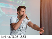 Айвазов Александр Эмильевич, популярный певец 90х, выступление на АвтоЛедиШоу 2011. Редакционное фото, фотограф Игорь Долгов / Фотобанк Лори