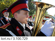 Кадетский оркестр. Кадет играет на трубе (2010 год). Редакционное фото, фотограф Олег Пчелов / Фотобанк Лори