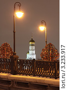 Москва. Лужков мост. Ночь (2012 год). Стоковое фото, фотограф Юрий Кирсанов / Фотобанк Лори