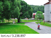 Город-курорт Белокуриха. Парк санатория "Сибирь". (2011 год). Редакционное фото, фотограф Александр Тараканов / Фотобанк Лори