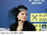 Певица, одна из сестер  Аршакян, представительниц Армении, занявших 10-ое место на Евровидение-2009 в Москве. Редакционное фото, фотограф Юлий Шик / Фотобанк Лори