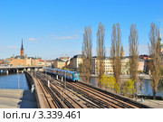 Стокгольм. Наземная часть линии метро "Старый город – Слюссен" (2011 год). Стоковое фото, фотограф Татьяна Савватеева / Фотобанк Лори