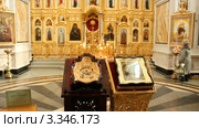 Русская православная церковь. Кафедральный собор Рождества Богородицы, Уфа. Бугабашская икона Божией Матери. Стоковое видео, видеограф Mikhail Erguine / Фотобанк Лори