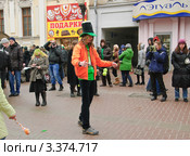 Пойстер на Арбате в День Святого Патрика. 2012 год. Редакционное фото, фотограф Алёшина Оксана / Фотобанк Лори