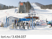 Красноярск. Канатно-кресельная дорога в фанпарке Бобровый лог (2012 год). Редакционное фото, фотограф Шичкина Антонина / Фотобанк Лори