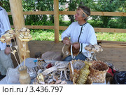 Изделия из бересты, сувениры (2008 год). Редакционное фото, фотограф katalinks / Фотобанк Лори