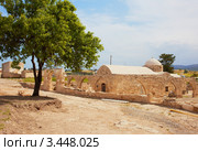 Церковь 12-ого столетия Panagia Chrysopolitissa в Куклии близ храма Афродиты, Кипр (2012 год). Стоковое фото, фотограф Миронова Евгения / Фотобанк Лори