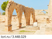 Фрагменты церкви 12-ого столетия Panagia Chrysopolitissa в Куклии близ храма Афродиты, Кипр (2012 год). Стоковое фото, фотограф Миронова Евгения / Фотобанк Лори