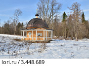 Купальня, освящённая в честь святителя Феофана Затворника, на подворье церкви Николая Чудотворца в Николо-Прозорове Мытищинского района Московской области (2012 год). Стоковое фото, фотограф Елена Коромыслова / Фотобанк Лори