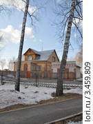 Заводоуковск. Коттедж возле парка машиностроителей (2012 год). Стоковое фото, фотограф Александр Тараканов / Фотобанк Лори