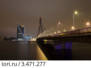 Рига. Вантовый мост над Даугавой и здание Hansa банка. (2012 год). Редакционное фото, фотограф Литвяк Игорь / Фотобанк Лори