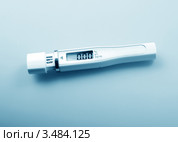 Алкотестер с показанием концетрации ( ноль целых, ноль десятых промилле) алкоголя в крови. Стоковое фото, фотограф ElenArt / Фотобанк Лори