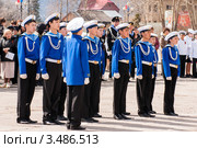 Районный конкурс среди школ,посвящённый  Победе в Великой Отечественной войне.Морячки. (2010 год). Редакционное фото, фотограф Роман Фомин / Фотобанк Лори