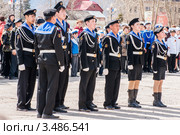 Районный конкурс среди школ,посвящённый  Победе в Великой Отечественной войне.Морской десант. (2010 год). Редакционное фото, фотограф Роман Фомин / Фотобанк Лори