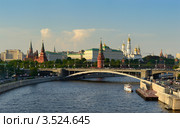 Московский Кремль вечером (2012 год). Редакционное фото, фотограф Алексей Голованов / Фотобанк Лори