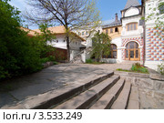 Двор музея "Палаты в Зарядье" ("Дом бояр Романовых") (2012 год). Стоковое фото, фотограф Вячеслав Палес / Фотобанк Лори