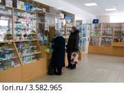 В помещении городской аптеки. Бабаево (2012 год). Редакционное фото, фотограф Румянцева Наталия / Фотобанк Лори