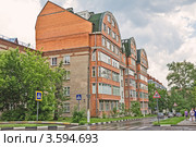 Лыткарино. Реконструированный жилой дом на Советской улице (2012 год). Редакционное фото, фотограф Владимир Сергеев / Фотобанк Лори